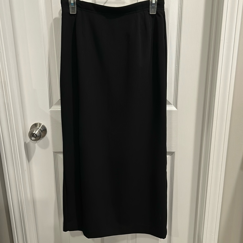 Emma James size 6 black skirt